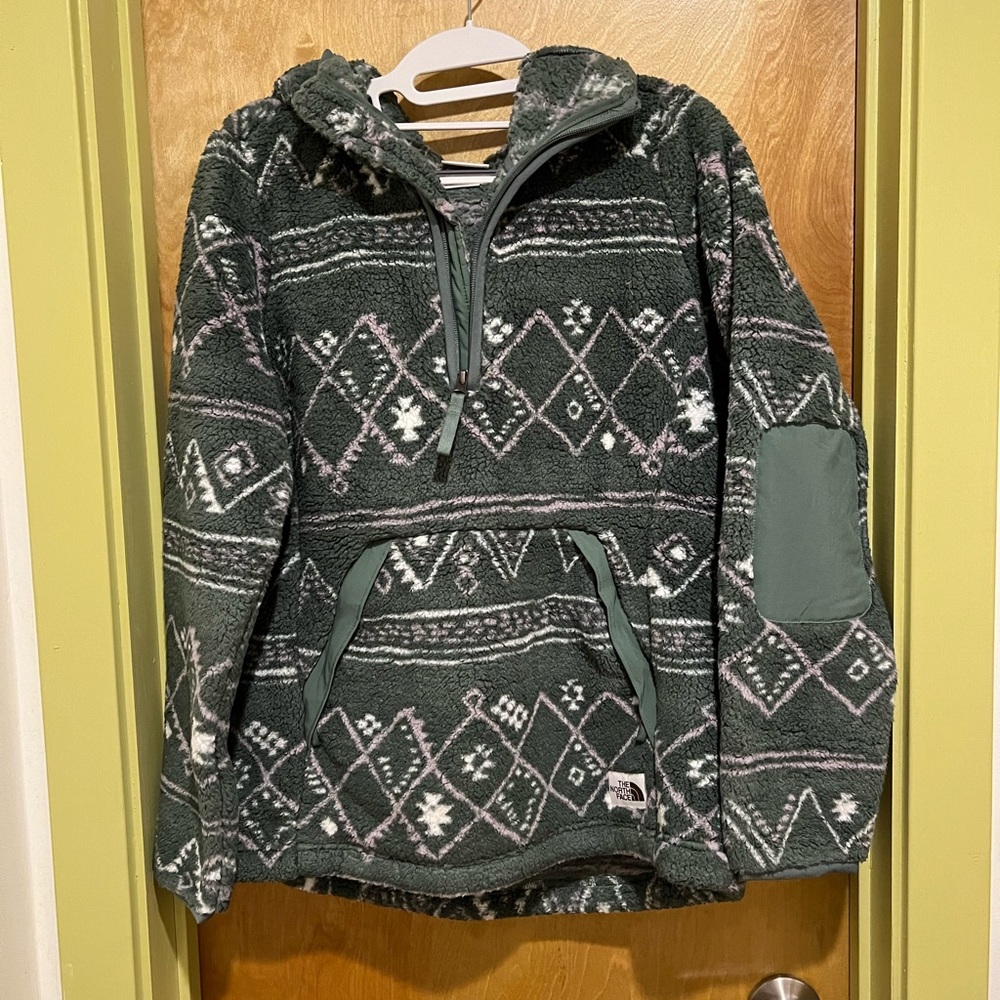 NWOT North face Pullover